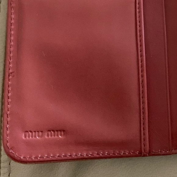 Miu Miu Croc Embossed Leather Twisted Lock Wallet - Picture 7 of 16